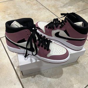 Womens Air Jordan 1 Mid SE 'Berry Pink'
